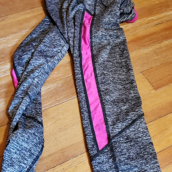 EUC Activewear Leggings - Picture 3 of 5
